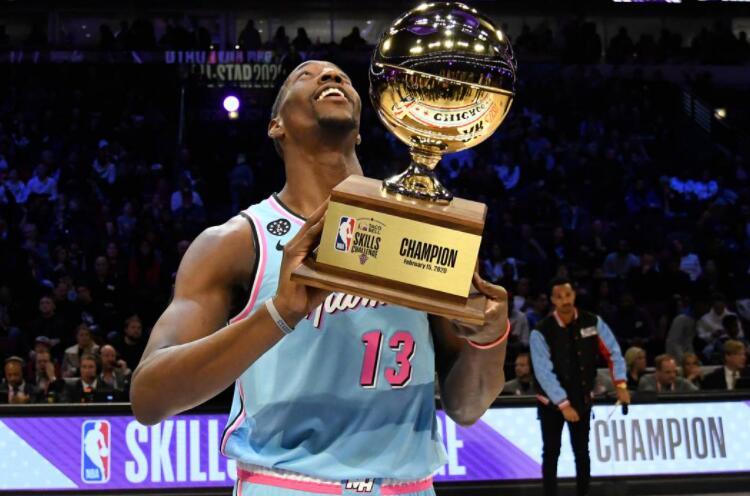  猛龙西亚卡姆达成亿元续约，北境之王留核心  